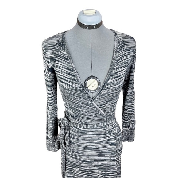 Rare Max & Cleo Women’s Sweater Faux Wrap Dress Size Small Gray/Slate - Picture 2 of 9